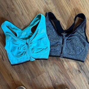 Ladies size medium zip up Bras like new